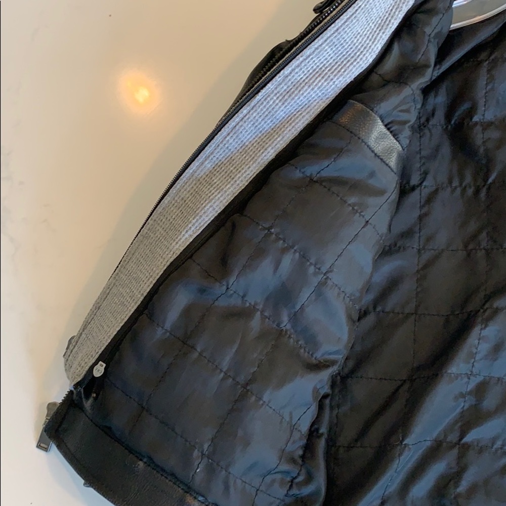 Leather jacket - Picture 2 of 4